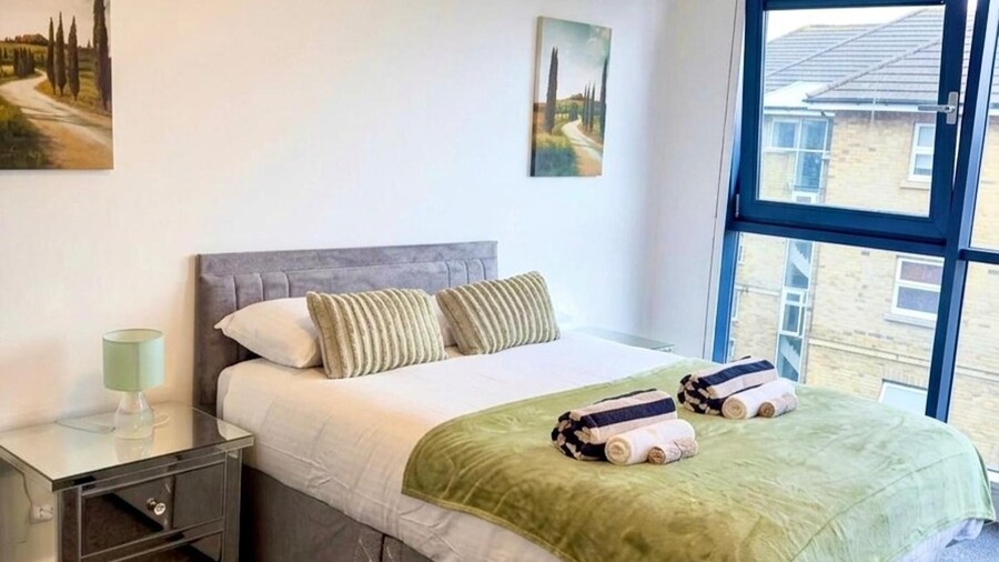 Ocean Quay Luxury - Stylish 2 Bed - Has Parking