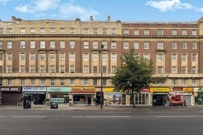 Unclassified image, 2 of 30, button - Bright and Spacious Apartment near Hyde Park - Pass the Keys (London)