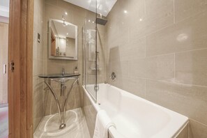 Unclassified image, 5 of 30, button - Bright and Spacious Apartment near Hyde Park - Pass the Keys (London)