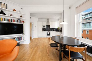Private kitchen - Bright, Cosy & Stylish Hampstead Stay - Pass the Keys (London)