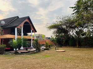 Terrace/patio - Neza House (Kigali)