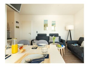 Dining - Holiday Apartment With 2 Bedrooms (Heiligenhafen)