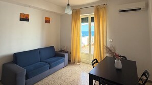 Living area - Vrbo Property (Maiori)