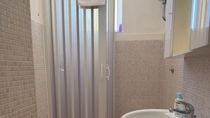 Bathroom - Vrbo Property (Maiori)