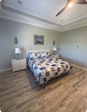 Room - Island Retreat with Private Beach, River Views, Great Restaurants & Live Music (Jensen Beach)