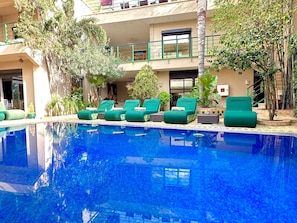 Pool - Beautiful 7-bedroom riad with AC in charming Marrakech (Marrakech)