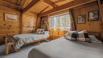 2 bedrooms, iron/ironing board, WiFi (free), bed sheets