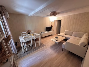 Unclassified image, 5 of 18, button - Unique 2-bedroom apartment with a tree-lined garden and a terrace (Fuveau)