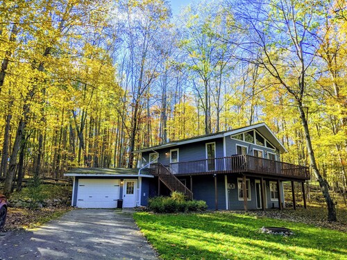 Tranquil 3-bedroom chalet n charming Stanwood