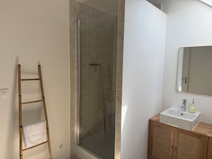 Unclassified image, 5 of 30, button - Vrbo Property (Val-d'Arguenon)