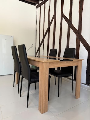 Dining - Le Cocon Centre - 4 people (Sens)