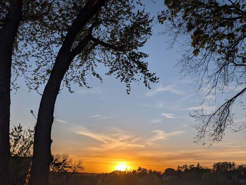 Sunset View Retreat in Central Location
