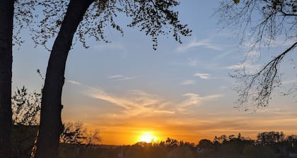Sunset View Retreat in Central Location