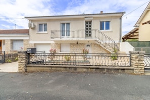 Exterior - L'Ostal Périgourdin - piscine privée (Périgueux)