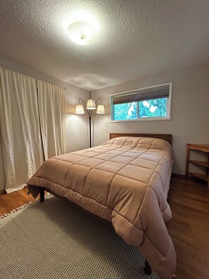 Unclassified image, 4 of 26, button - 16th ave Sanctuary-3 be (Eugene)