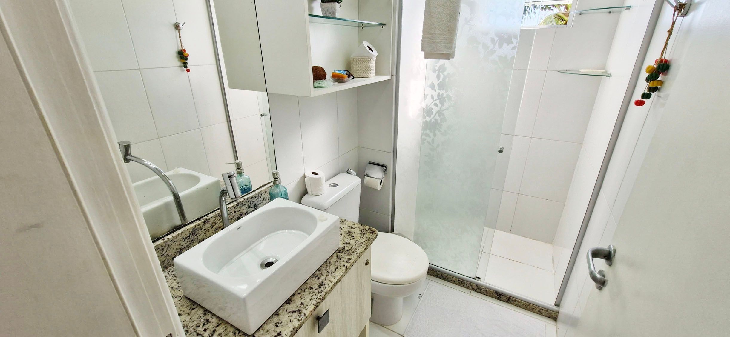 Apartment | Bathroom | Shower, towels, soap, toilet paper