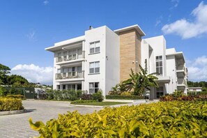 Exterior - Half Moon - 2BR Luxury Condo  w/ Pool  in Gated Estate on Platinum Coast (St. Peter)