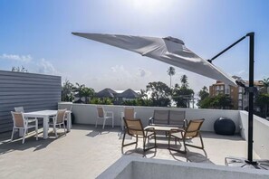 Outdoor dining - Half Moon - 2BR Luxury Condo  w/ Pool  in Gated Estate on Platinum Coast (St. Peter)