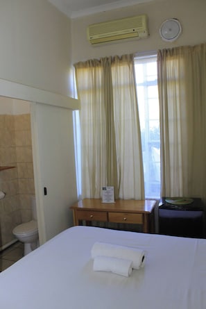 Room, 1 Bedroom, Smoking | Bilik Mandi