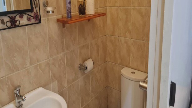 Unclassified image, 1 of 54, button - Room-alexandra Bed & Breakfast Room 3 (Pietermaritzburg)
