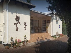 Unclassified image, 5 of 40, button - Room-alexandra Bed & Breakfast Room 5 (Pietermaritzburg)