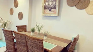 Dining room - Stylish Bangkok Escape Pool Gym & City Views (Bangkok)