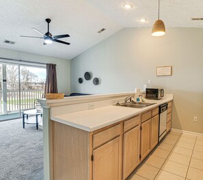 Interior - Golf View River Oaks Condo/Pool/ Myrtle Beach (Myrtle Beach)