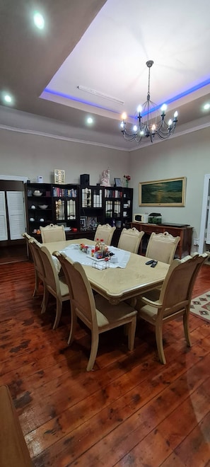 Room, 1 Bedroom, Smoking | Ruang makan