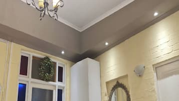 Room, 1 Bedroom, Smoking | Interior
