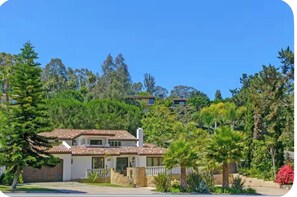 Exterior - Coastal Luxury LaJolla Home, endless space, Pool&Spa—made for memories together. (San Diego)