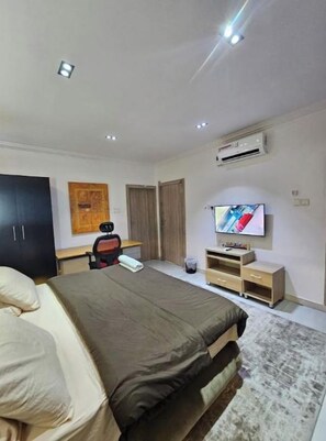 Room - Westlands - 1 bedroom apartment Lekki phase 1. (Lekki Phase 1)