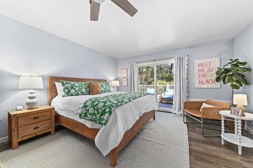 Victorian Inn #225 | King Bed + Full Sleeper Sofa