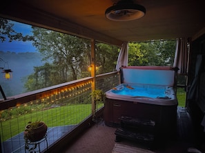 Unclassified image, 2 of 23, button - 3-bedroom house near historic Harrodsburg with hot tub (Harrodsburg)