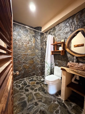 Comfort-Doppelzimmer, Terrasse | Badezimmer