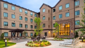 Exterior - 1 Bedroom King Suite w/ Full Kitchen + Breakfast (Hillsboro)
