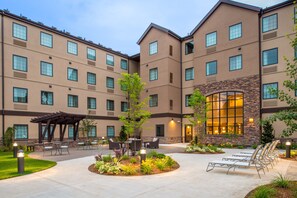 Unclassified image, 3 of 28, button - 1 Bedroom King Suite w/ Full Kitchen + Breakfast (Hillsboro)
