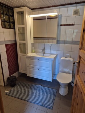 House, 1 Bedroom, Patio | Bathroom