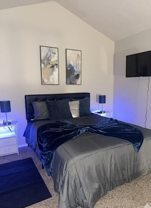 Room - Spacious 1bdr Townhome Minutes from ATT Stadium (Arlington)