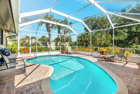 Pool - Mins to Beach and Village, Private Oasis w/ Heated Pool (Siesta Key)