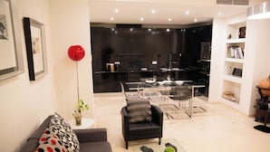 Living area - Sierpes Apartment in Downtown Seville—NEW (Sevilla)