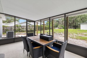 Tempat makan luar