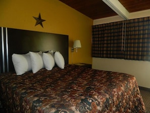 Unclassified image, 5 of 14, button - Freer motel (Freer)