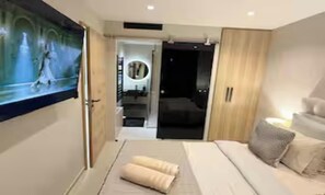 Unclassified image, 2 of 16, button - MODERN 2-BEDROOM RETREAT 8 MINUTES FROM THE PALAIS DES FESTIVALS (Cannes)