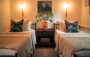 Room - The Outpost by Dunlap Ridge (Perry Township)
