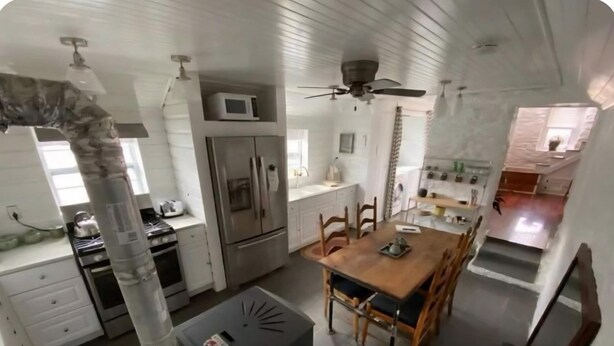 Private kitchen - Blue Goose Saloon Private Residence (Frederick)