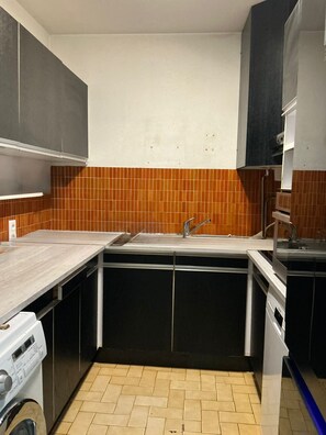 Unclassified image, 4 of 8, button - Vrbo Property (Saint-Laurent-du-Var)