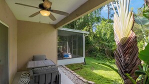 Outdoor dining - Amazing 3br-3ba home in desirable Meadow Pointe (Wesley Chapel)
