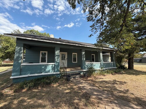 Porch Sitting & Small-Town Living: A charming Kiowa Kansas home