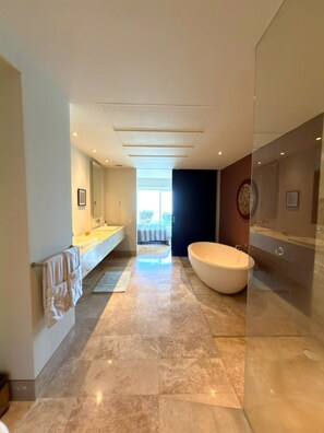 Bathroom - Comfort & Gorgeous Ocean Views: Paramount Bay (Puerto Vallarta)