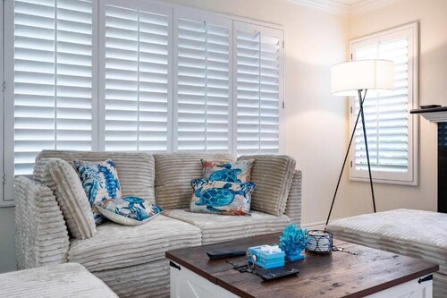 Luxury Pool Home, 2 Putting Greens, Sleeps 8
